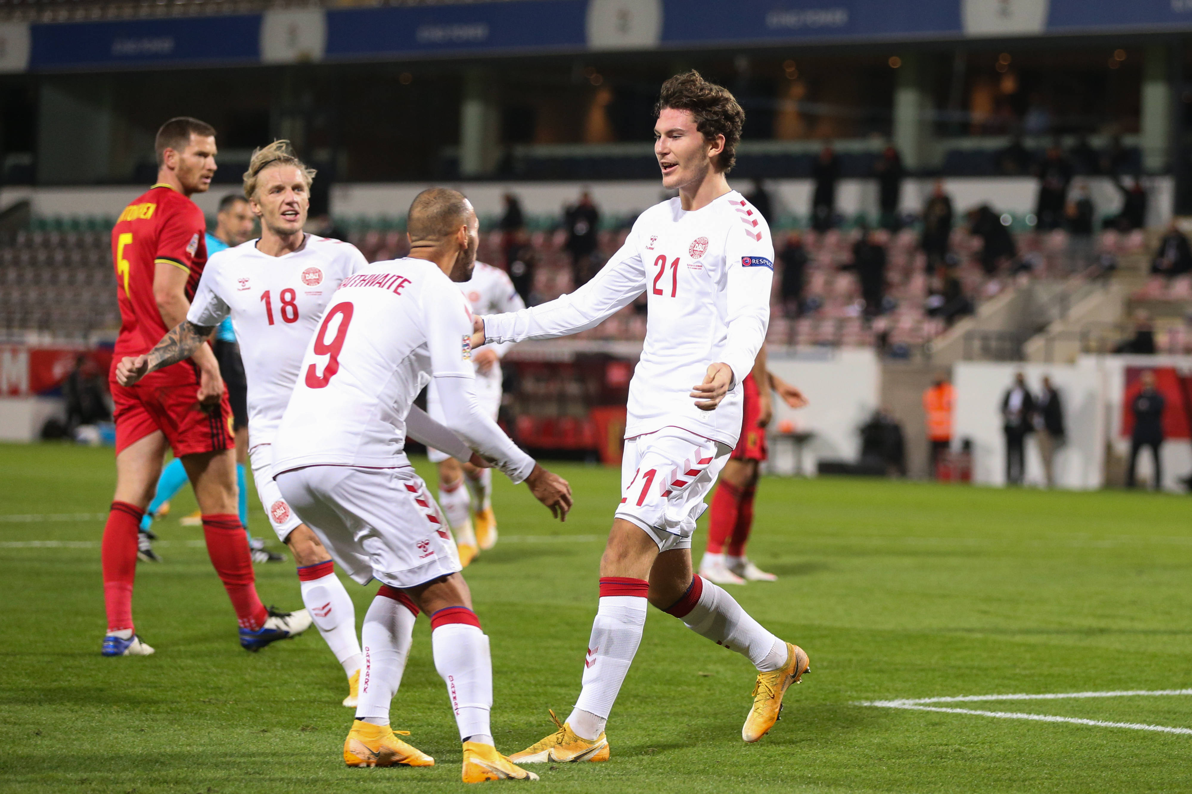 仅是皇马迈 仅是皇马迈